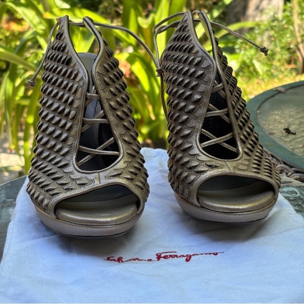 NWOT Salvatore Ferragamo python metallic embossed… - image 2